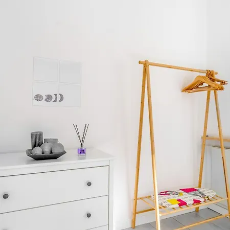 Apartment The White In Station